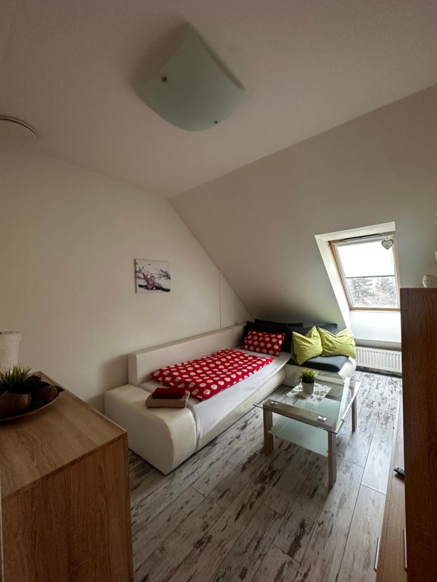 Penzion-Hutira Relax Club Handlová Zewnętrze zdjęcie